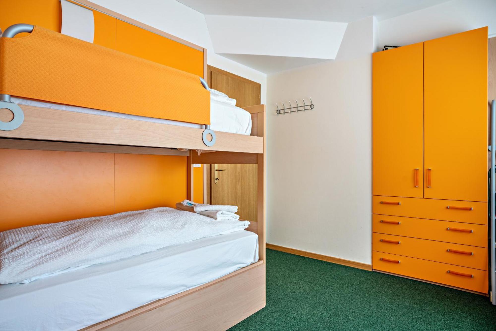 Casa Roby Al Centro Delle Dolomiti Lägenhet Marilleva Exteriör bild